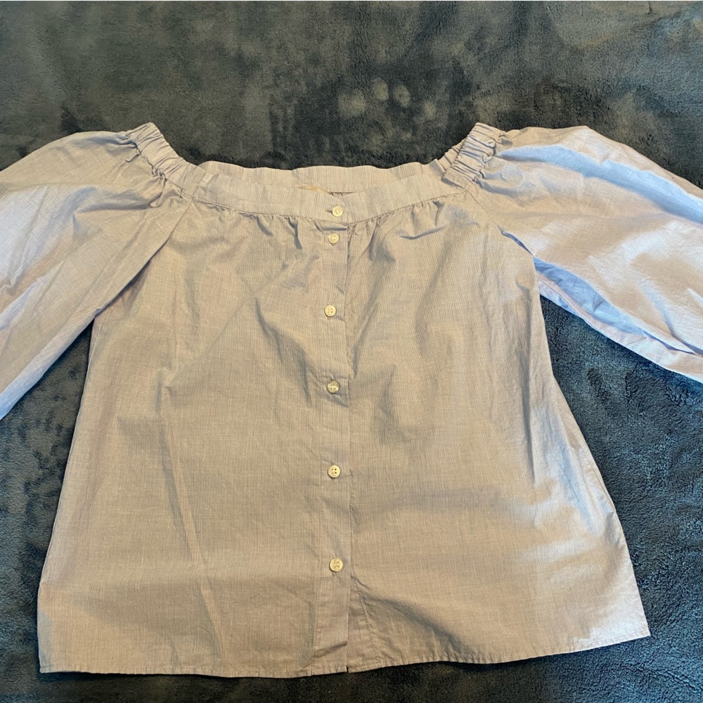H&M light blue pinstripe 3/4 sleeved blouse